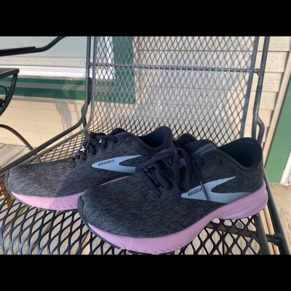 BROOKS launch 7 Running shoes. Size 8.